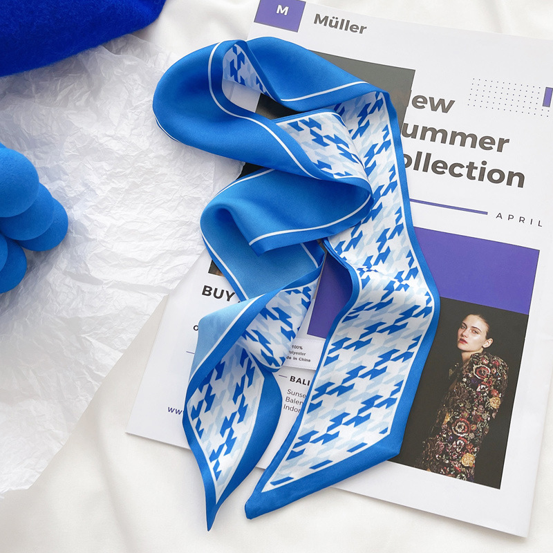 Lenço de seda azul Klein, novo - Bandana Cotton avaliação e preço